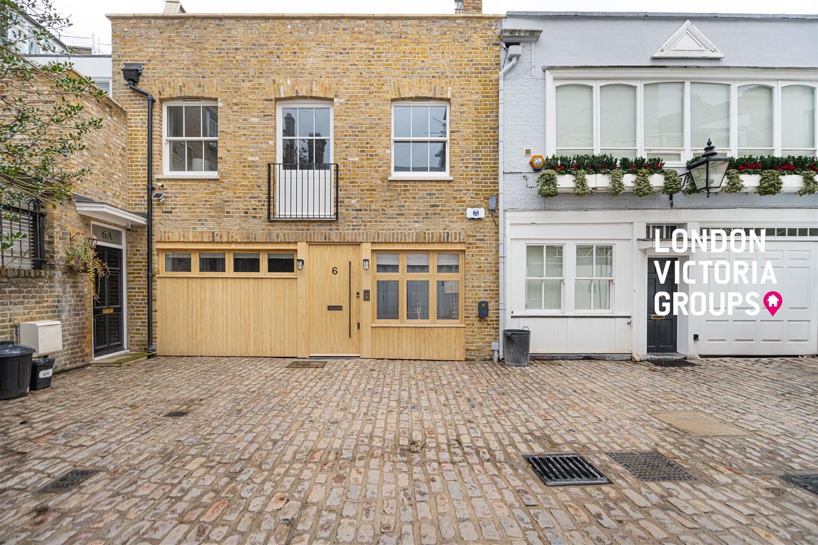 Buckingham Mews, London